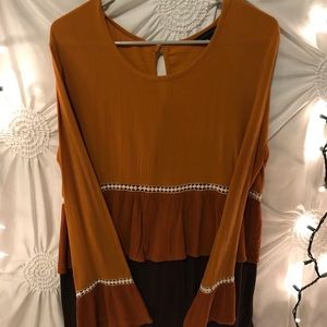 Signature Studio Top